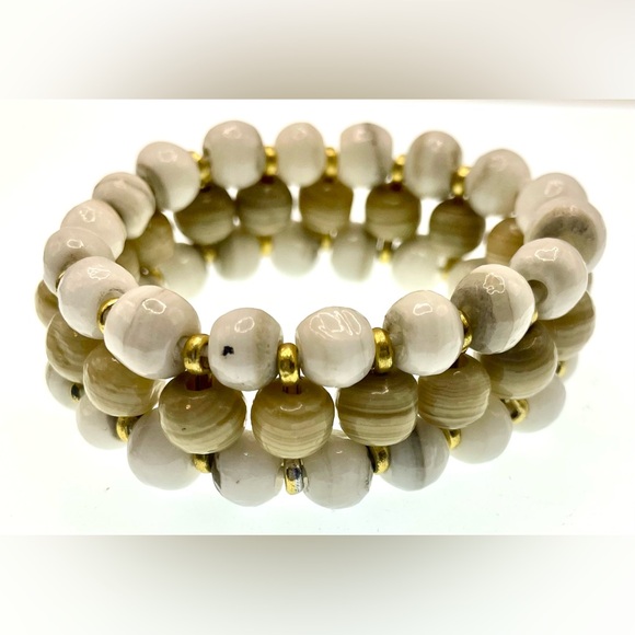 Vintage TripleStrand Stretch Bracelet White Tan Stone Beaded Stretch Bracelet - Picture 8 of 8